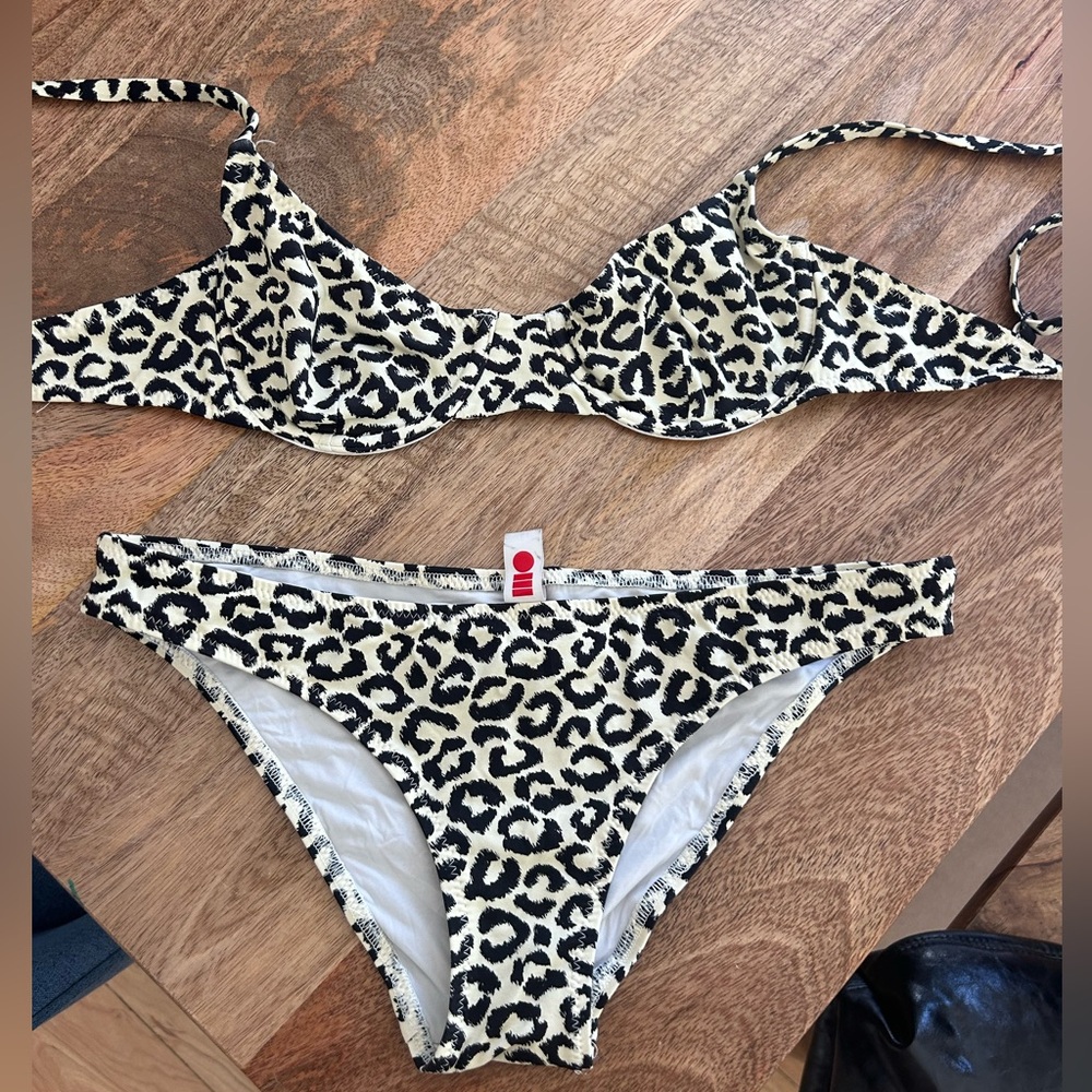 Solid and striped cheetah bikini set